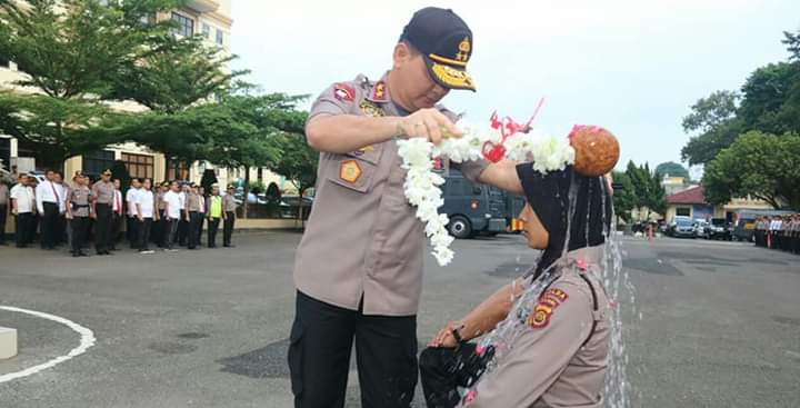 Polda Jambi Gelar Apel Tradisi Penyambutan Bintara Remaja Bicara Apa