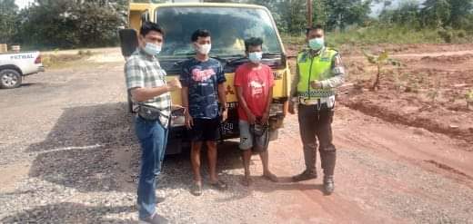 Truk Sengaja Diolengkan Hingga Viral Medsos, Pengemudi Diamankan Polisi ...