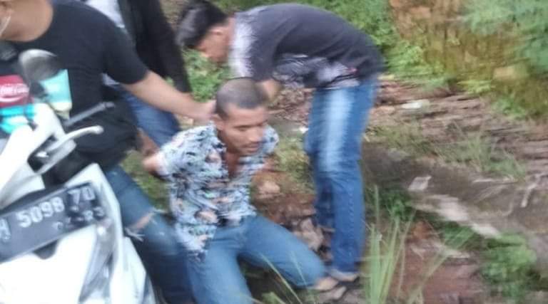 Perampokan motor di jalan