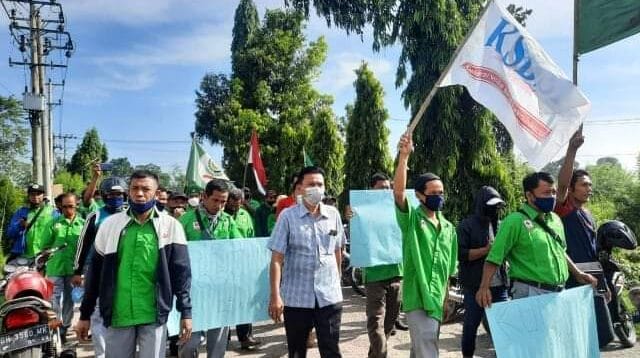 Buruh PT Djambi Waras mogok kerja