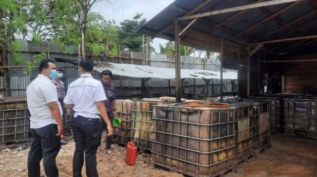 Gudang minyak Ilegal di Muaro Jambi