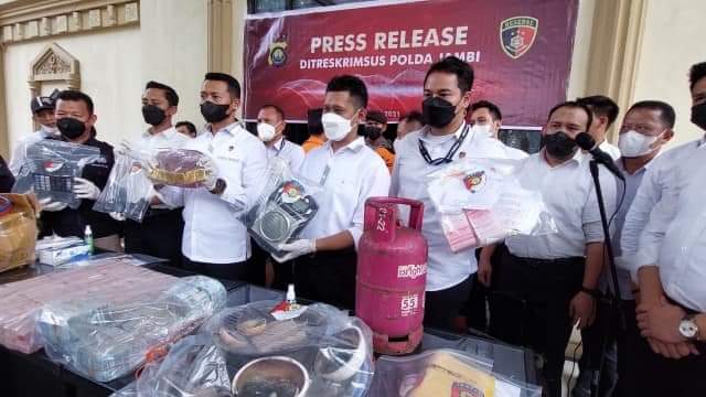 Perdagangan emas ilegal di Jambi