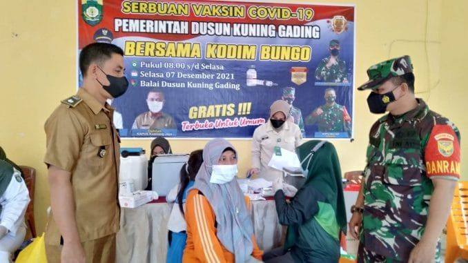 Vaksinasi Covid-19 di Dusun Kuning Gading