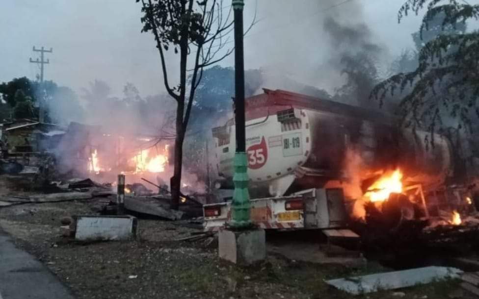 Kebakaran di SPBU di Merangin