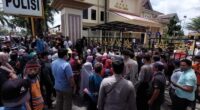 Ratusan massa datangi Polda Jambi