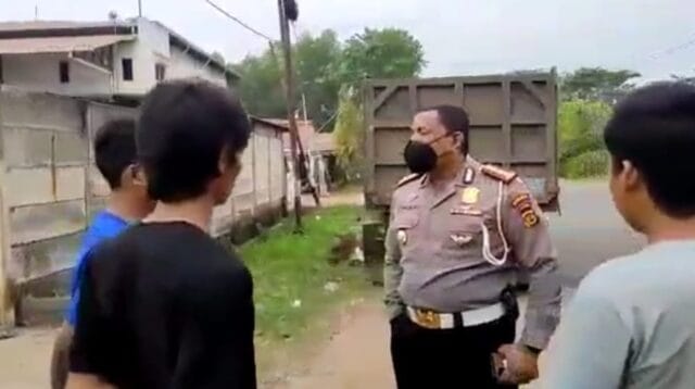 Truk batu bara di Jambi