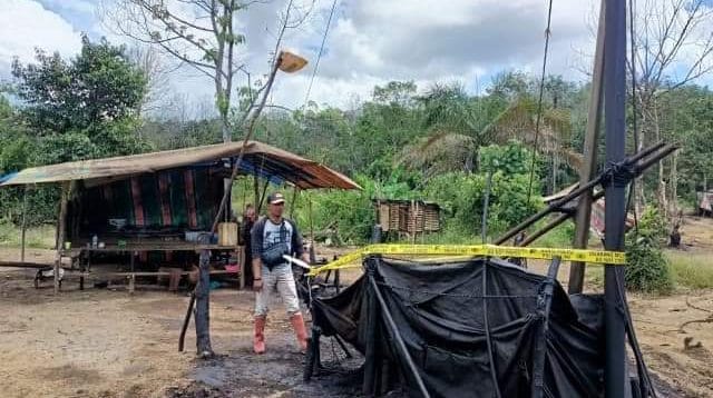 Sumur minyak ilegal di Sarolangun
