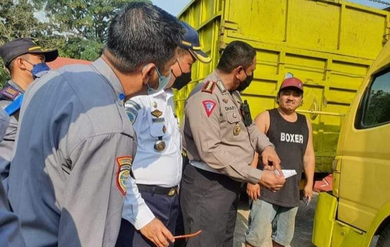 Razia truk batu bara