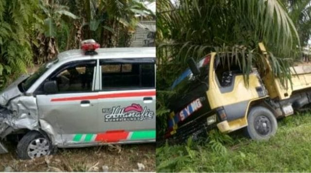 Mobil ambulance di Bungo kecelakaan