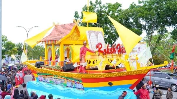 Pawai ta'aruf MTQ tingkat Provinsi Riau