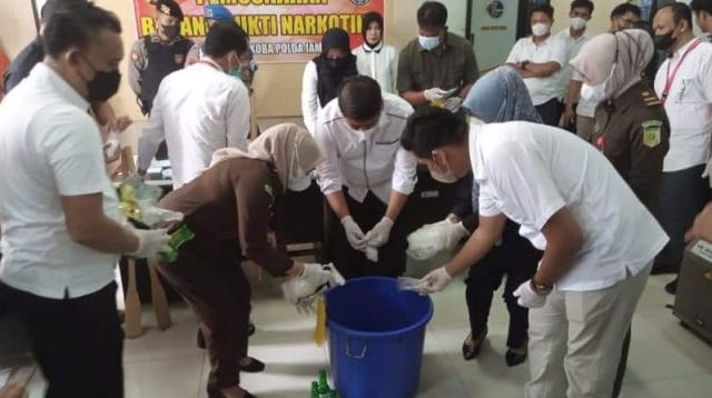 Pemusnahan barang bukti sabu di Jambi