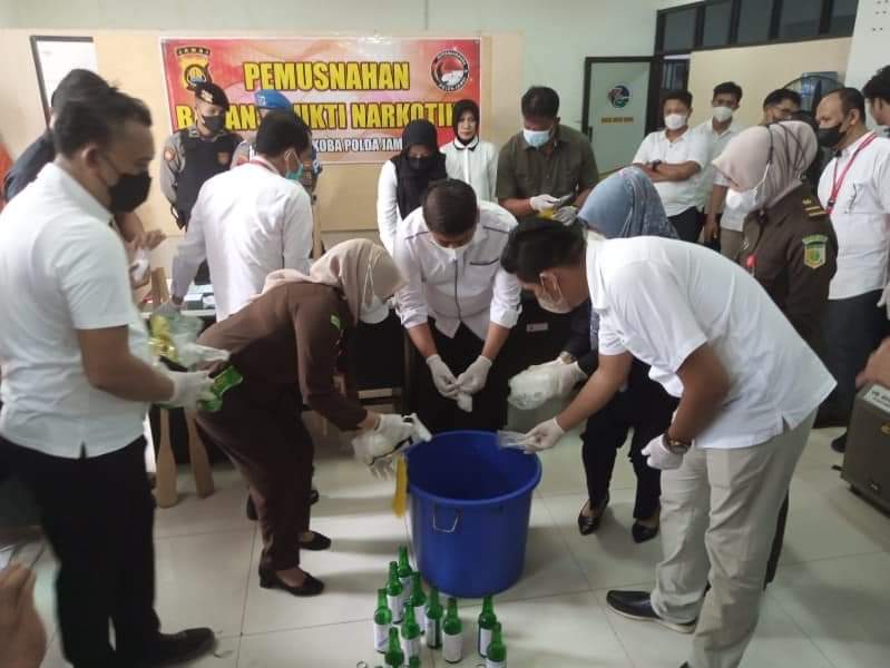 Pemusnahan barang bukti sabu di Jambi