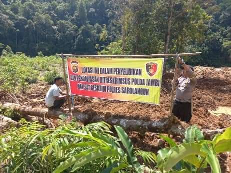 Penambangan emas ilegal di Sarolangun