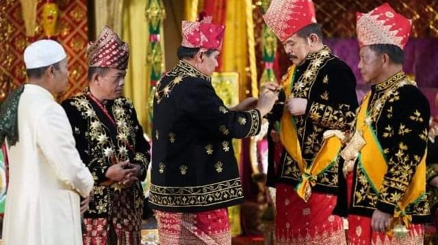 Jaksa Agung diberikan gelar adat Melayu
