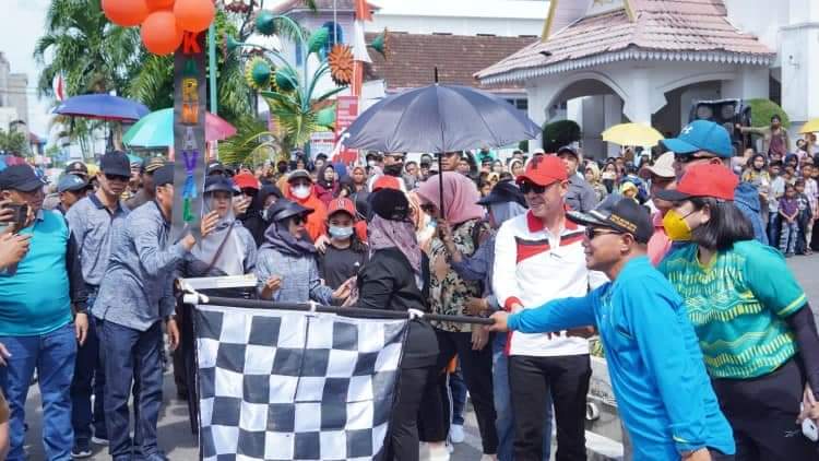 Pawai karnaval di Rohil
