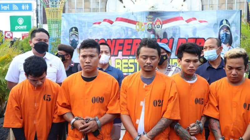 Pencurian HP wisatawan asing