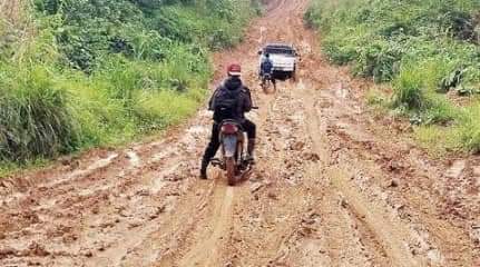 Jalan rusak di Inhu