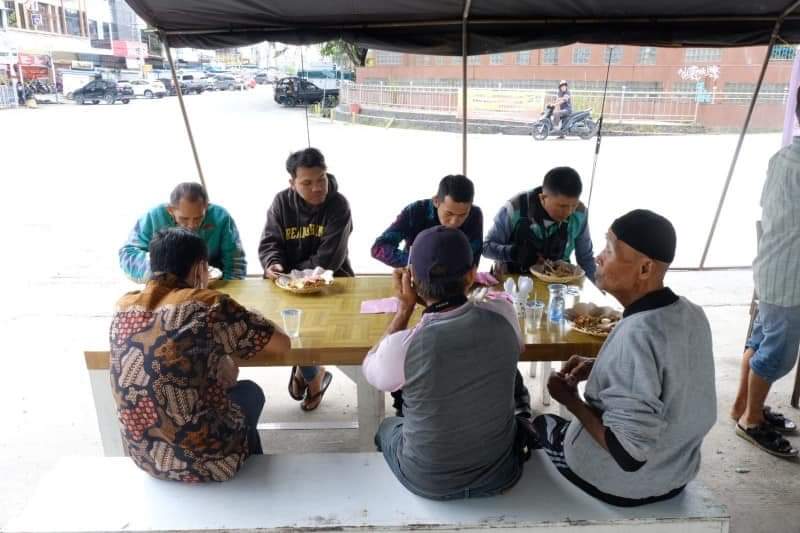 Polda Riau sediakan sarapan gratis untuk warga
