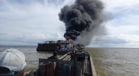 Kapal tongkang di perairan Tanjung Jabung Timur terbakar