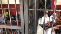 Tahanan Polda Jambi salat Jum'at di dalam sel