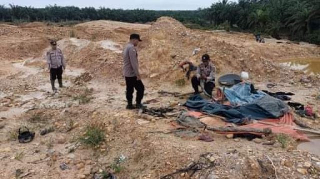 Tambang emas ilegal di Kuansing