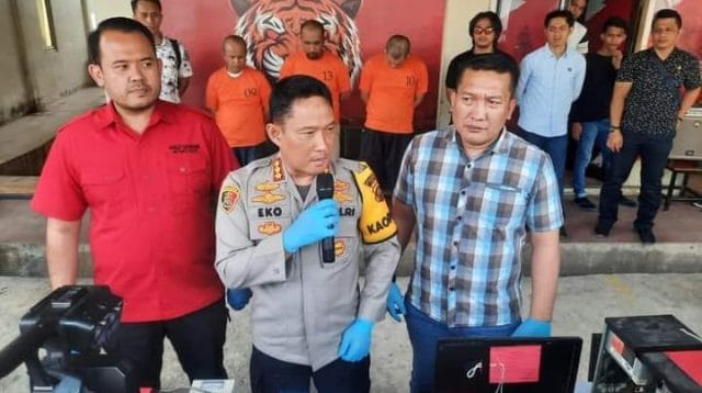 Pembuatan SIM palsu di Jambi