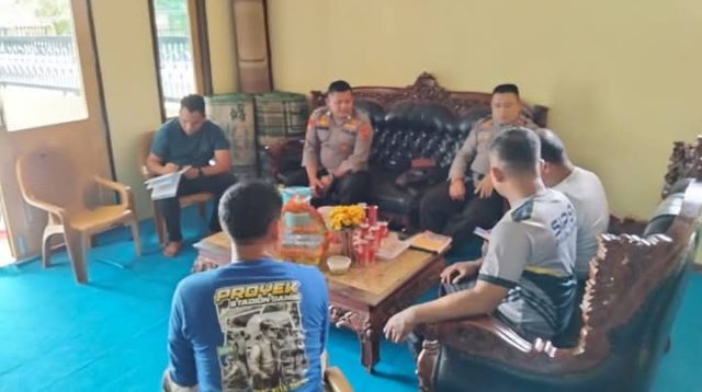 tongkang-batu-bara-tabrak-keramba-ikan