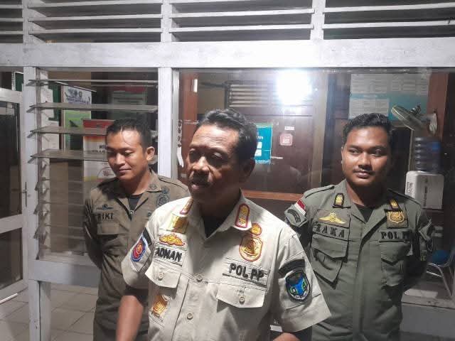 anggota-dprd-batang-hari-digerebek-warga